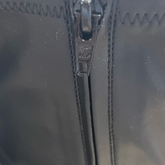 Authentic Louis Vuitton Silhouette Boots - Picture 7 of 10